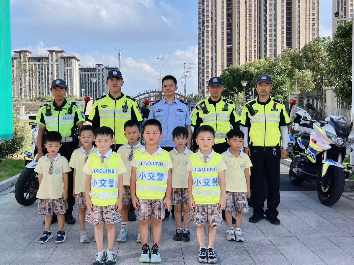 和鐵騎叔叔的合影.jpg
