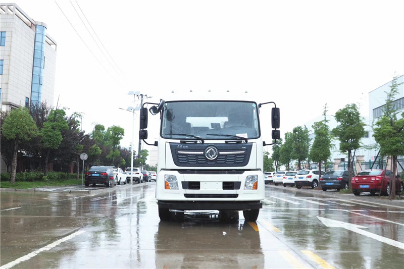 東風天龍后八輪20噸噴霧車，國六綠化噴灑車